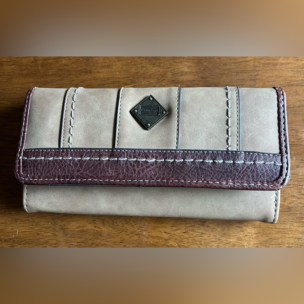 b.ø.c Cøncept Large tri-fold wallet GUC